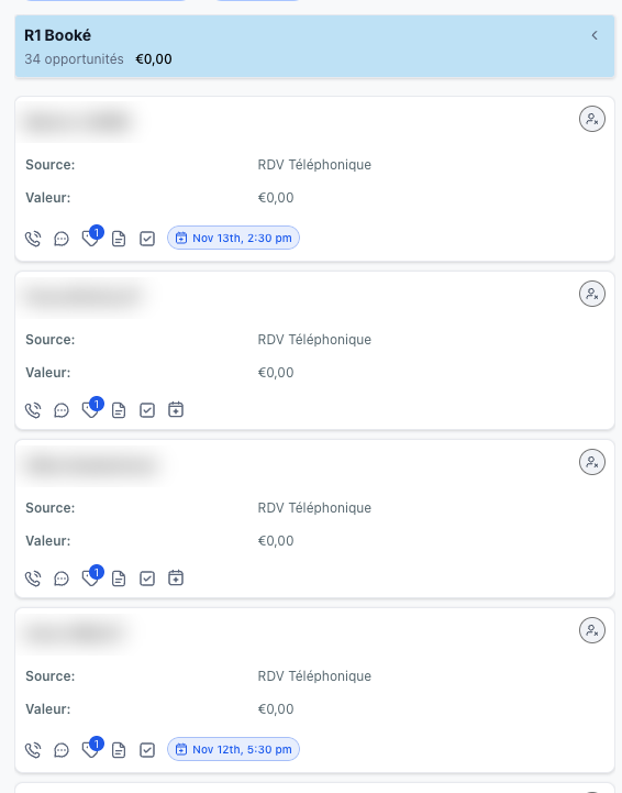 Son pipeline, colonne « R1 booké » : 34 rendez-vous à date. Noms des prospects floutés.